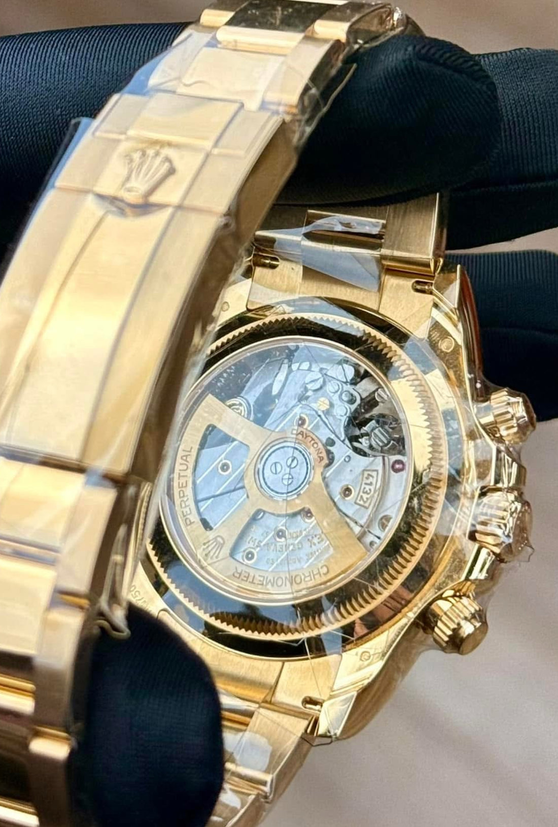 UNWORN Rolex "LeMans" Daytona, 40mm YELLOW GOLD 126528